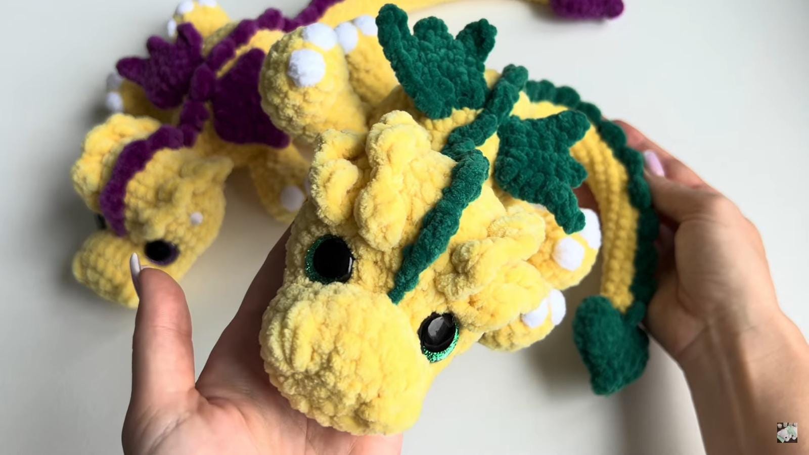 かぎ針編みのドラゴンの編み図（42cm / 17インチ） / 妖精のドラゴン