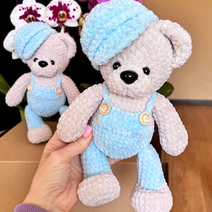 BJÖRN i overall och mössa / Virkad björn MÖNSTER PDF (engelska termer) / Amigurumi björn i overall / Babypresent / Virkmönster