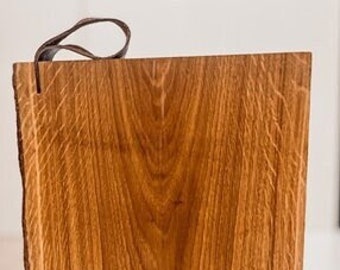 Cutting board, oak, 35x25cm, leather belt