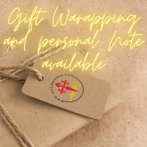 Bel emballage cadeau, carte-cadeau, note manuscrite pour une touche spéciale et un jour spécial. GW01