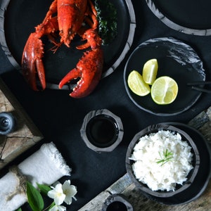 Platos negros grandes y cuenco para salsa, vajilla de cerámica hecha a mano, platos de fiesta elegantes de estilo japonés