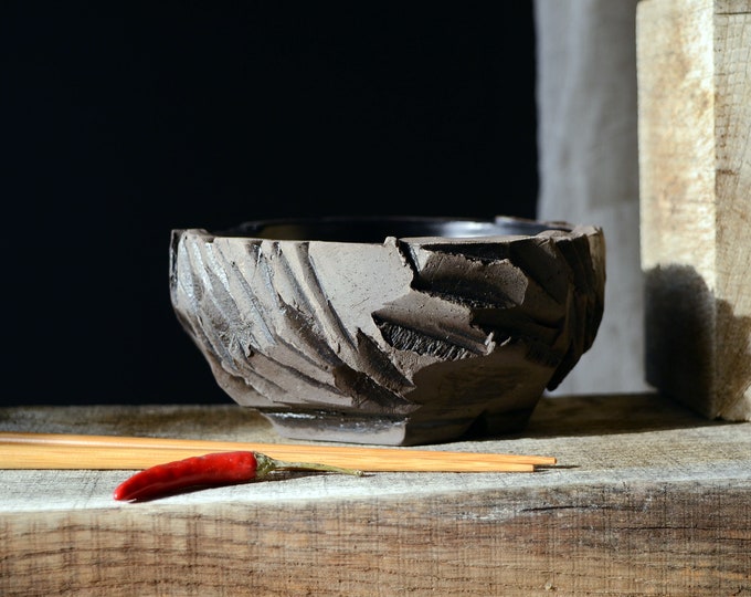 Ramenschüssel, handgemachte Keramik Suppenteller, japanisches Geschirr, Wabi Sabi handgemachte Keramikschüssel, schwarze Mattglasur mit rohem unglasiertem Ton