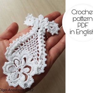 Könnte beinhalten: Weiße Häkelspitze mit Blumenmuster. Häkelanleitung PDF in Englisch.