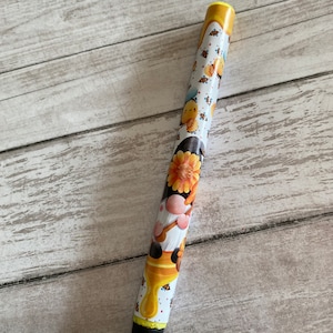 Honey Bee Gnome inkjoy gel pen, glitter, refillable. yellow, personalize, bumblebee