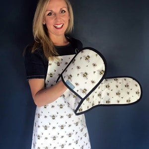 Apron: Bee Real