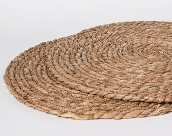 814 - Round Rattan Placemat