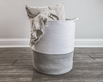 938 - Coton Basket With Contrasting Handles