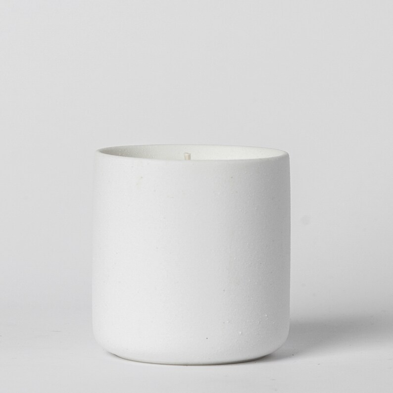 618 Ceramic Candle Holder or flowerpot/planter White