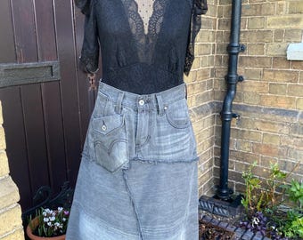 20% SALE - Upcycled LEVIS Denim Patchwork Rock - Handgefertigte, stilvolle, nachhaltige Mode - Mittellanger, ausgestellter Schnitt UK Größe 10