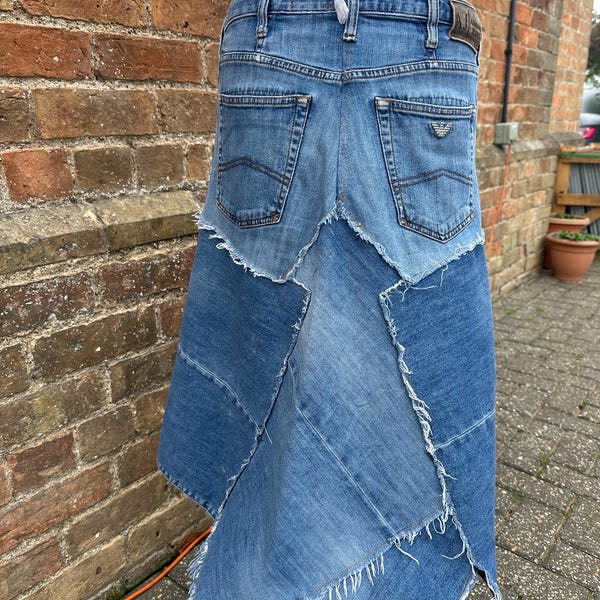 Gerecyclede ARMANI denim patchwork rok – Asymmetrische duurzame mode uit het Y2K-tijdperk