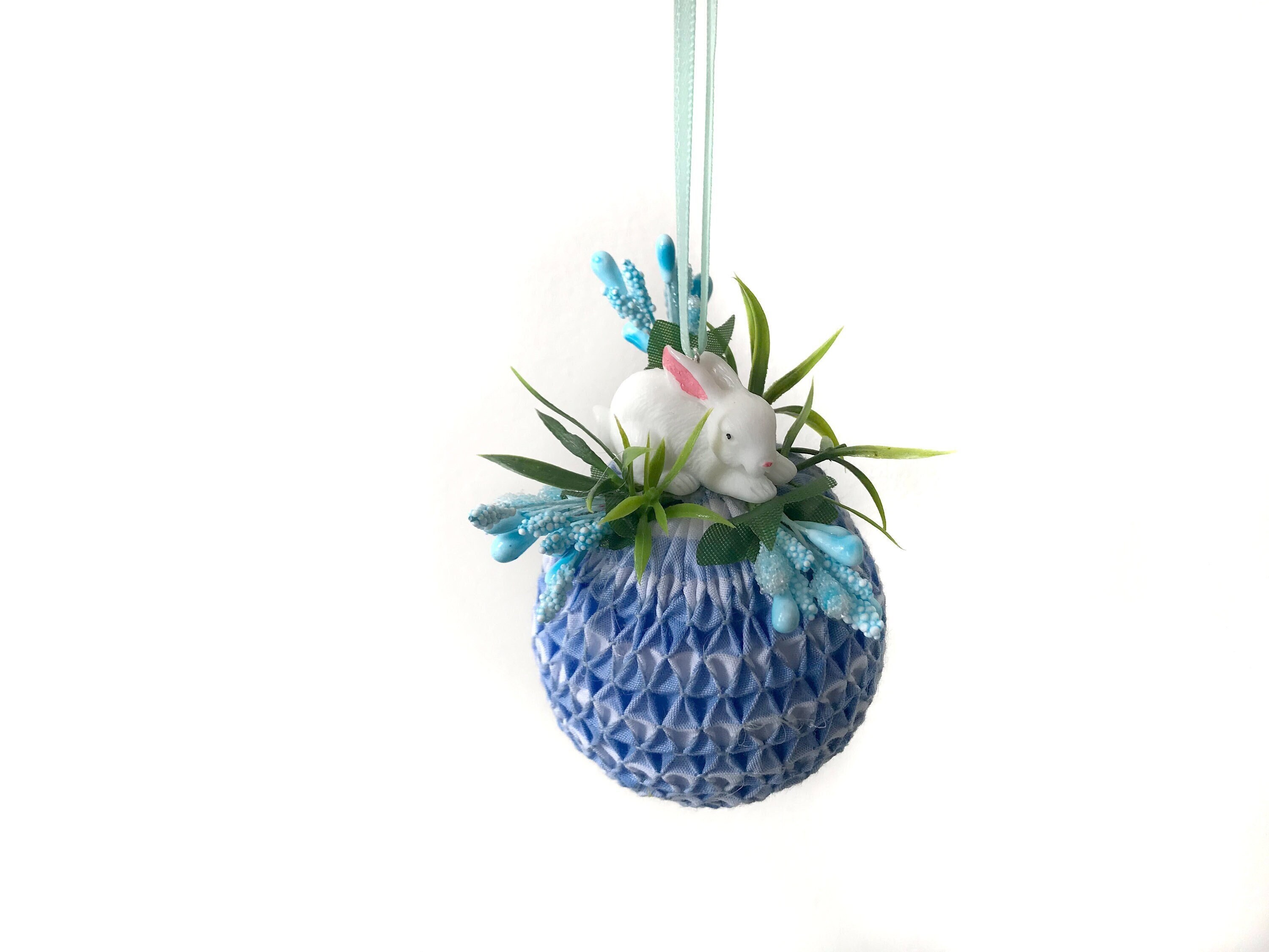 Ornement Smocké Assis Joli Célébration d'une Occasion Spéciale - Souvenir Fait à La Main Unique en S