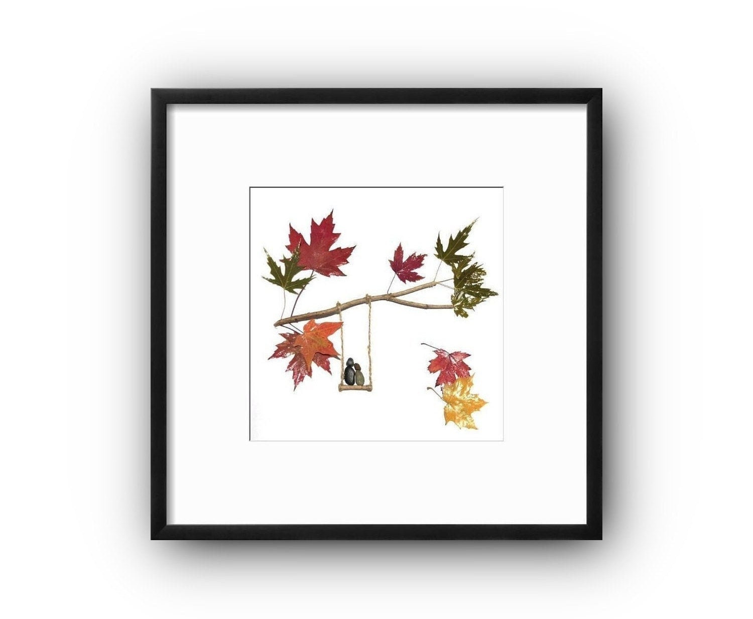 Togetherness, Framed Pebble Art avec de Vraies Feuilles d'érable Pressées - Un Décor Mural Naturel