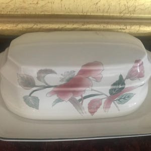 Mikasa Continental Ivory Floral Silk Butter Dish With Lid