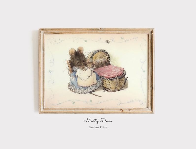 Beatrix Potter väggtavla för barnrum, vintage illustration med mus och bebis, affisch med sagobok för barn, söt mus i barnrummet. bild 1