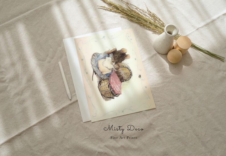 Beatrix Potter väggtavla för barnrum, vintage illustration med mus och bebis, affisch med sagobok för barn, söt mus i barnrummet. bild 6
