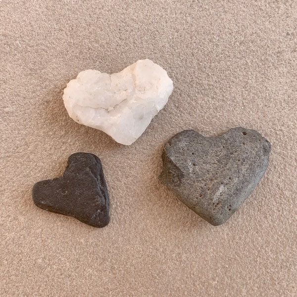 Pequeñas rocas de corazón