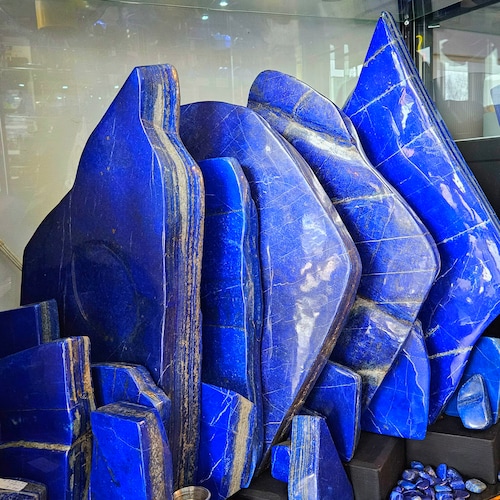 パンジシール産エメラルド（マトリックス入り） – 1000g 原石