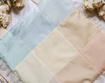 Borsa a tracolla con tracolla patchwork fatta a mano in pizzo colorato pastello