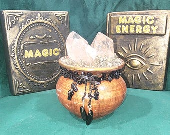 Caldero con Cuarzos - Cauldron with Quarz Crystals