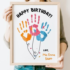 Balões com impressão de mãos faça você mesmo, cartão de aniversário, presente faça você mesmo, lembrança de aniversário, presente de bebê, lembrança de aniversário, arte com impressão de mãos para impressão, artesanato infantil