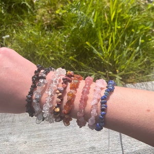 Crystal bracelet- healing crystal chip bracelet