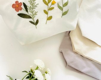 STICKEN SIE IHRE EIGENE Zubehör Tasche Blumenstickerei Kit | Nähzeug | Kosmetiktasche | Handmade Geschenk Muttertag Geschenk für Sie für Crafty Mum