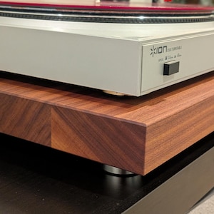 Handmade Walnut Record Player Riser – Anti-Vibration Turntable Stand