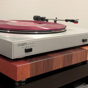 Handmade Turntable Riser: Walnut, Maple, Ash, and Sapele Pattern Anti-Vibration Isolation Platform