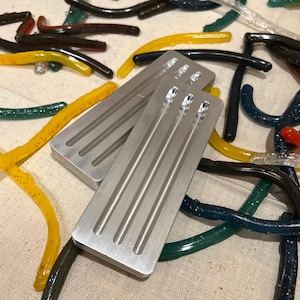 Aluminum Rubber Worm Mold 5&quot;