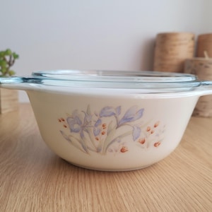 Vintage Pyrex of England Blue Iris Dish with Lid