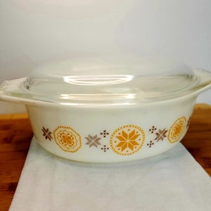 Vintage Pyrex | Town & Country Oval Casserole Dish with Lid | 1970s