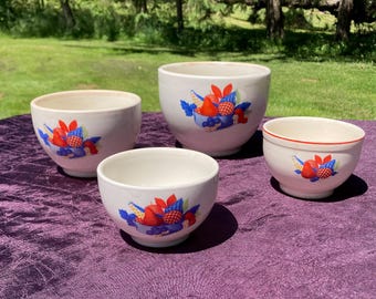 Vintage Universal Cambridge Calico skålar i smulor: Fruktdesign, köksredskap från 1940-talet