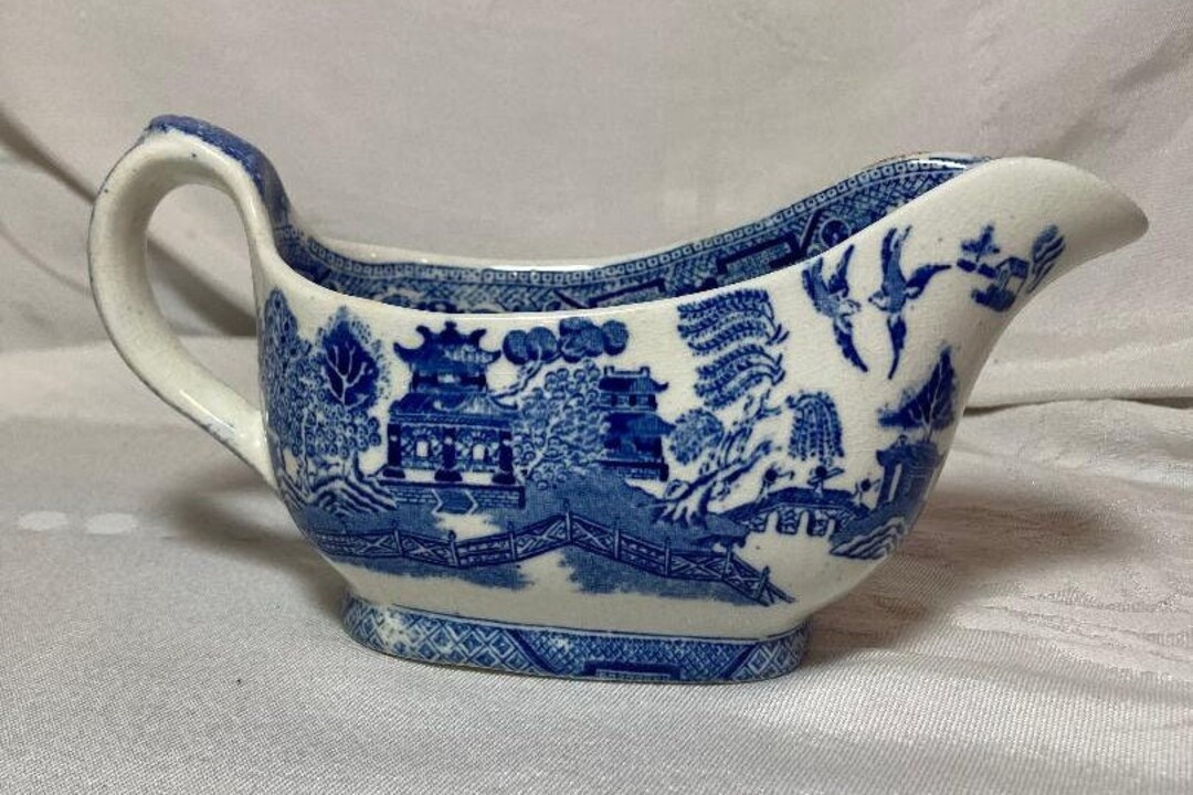 Blue Willow Gravy Boat by Ridgway Transferware Flo Blue and White Semi