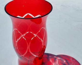 Pantalla de lámpara de aceite Hurricane, cristal tallado rojo rubí, en perfecto estado.