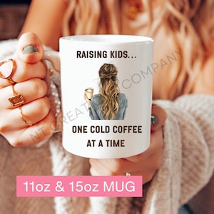 Anheben Kinder jeweils ein kalter Kaffee Becher Glückliche Mutter Teetasse Beste Mama Tasse Nette liebevolle Mama Dekor Kaffee-Liebhaber Geschenk Mama Leben Geschenk