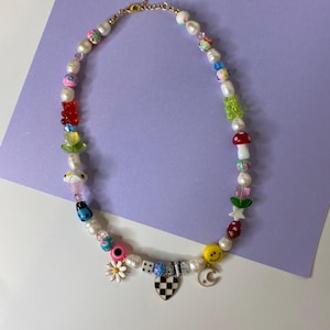 Funky smile face necklace / Colorful beaded necklace / Y2K necklace / Smiley face necklace / Chunky choker / 90s choker / Flower necklace
