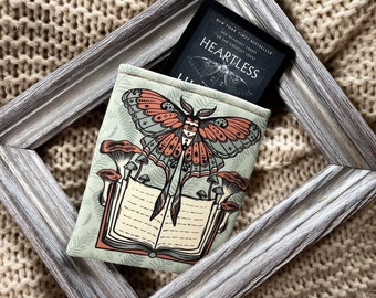 Bookish Moth Padded Kindle Sleeve Dark Academia Kindle Case Book Boyfriend  Kindle Protector ACOTAR Dark Romance Book Nook Kindle Cover