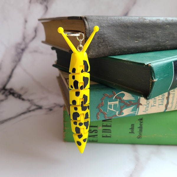 Articulated Slug Bookmark | Fidget Bookmark | 3D Printed Banana Slug | Unique Page Marker | Bookish Gifts | Sensory Bookmark