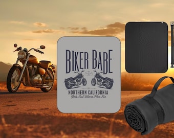 Cobertor de piquenique espaçoso para motocicleta "Biker Babe", ideal para aventuras ao ar livre, viagens, acampamentos, festas, festivais e corridas.