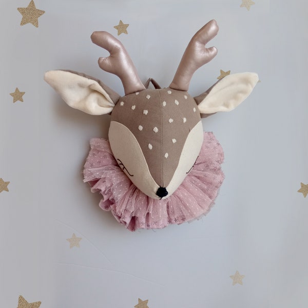 Tête de faon, tête de cerf, fixation murale tête de cerf, décoration de chambre de bébé, peluche têtes d'animaux, chambre d'enfant, décoration d'enfants