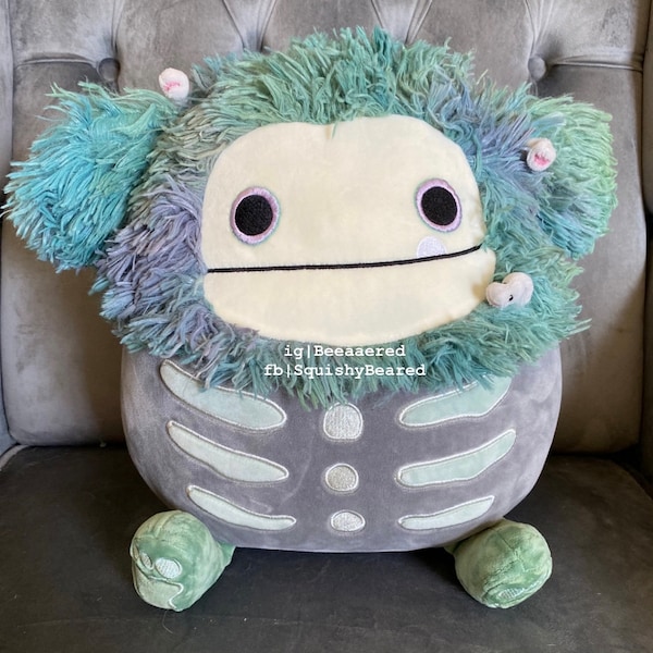 30 cm Squishmallow mit Würmern