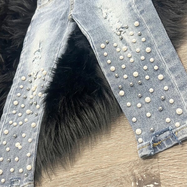 Boutique Pearl Distressed Denim. Distressed Denim. Pearl Denim. 7/8