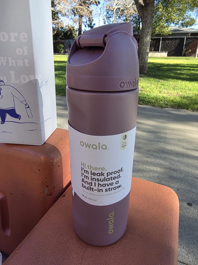 Lila Owala 24oz vattenflaska i rostfritt stål med inbyggt sugrör, helt ny bild 2