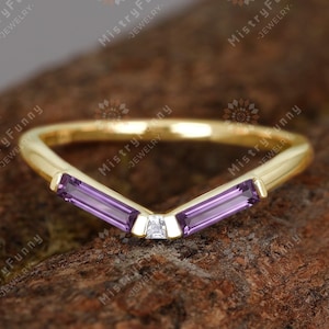 Natural Amethyst Chevron ring Gold V Shaped Wedding Band for Women Baguette Cut Stackable Ring Art Deco Curved Moissanite Band Gothic