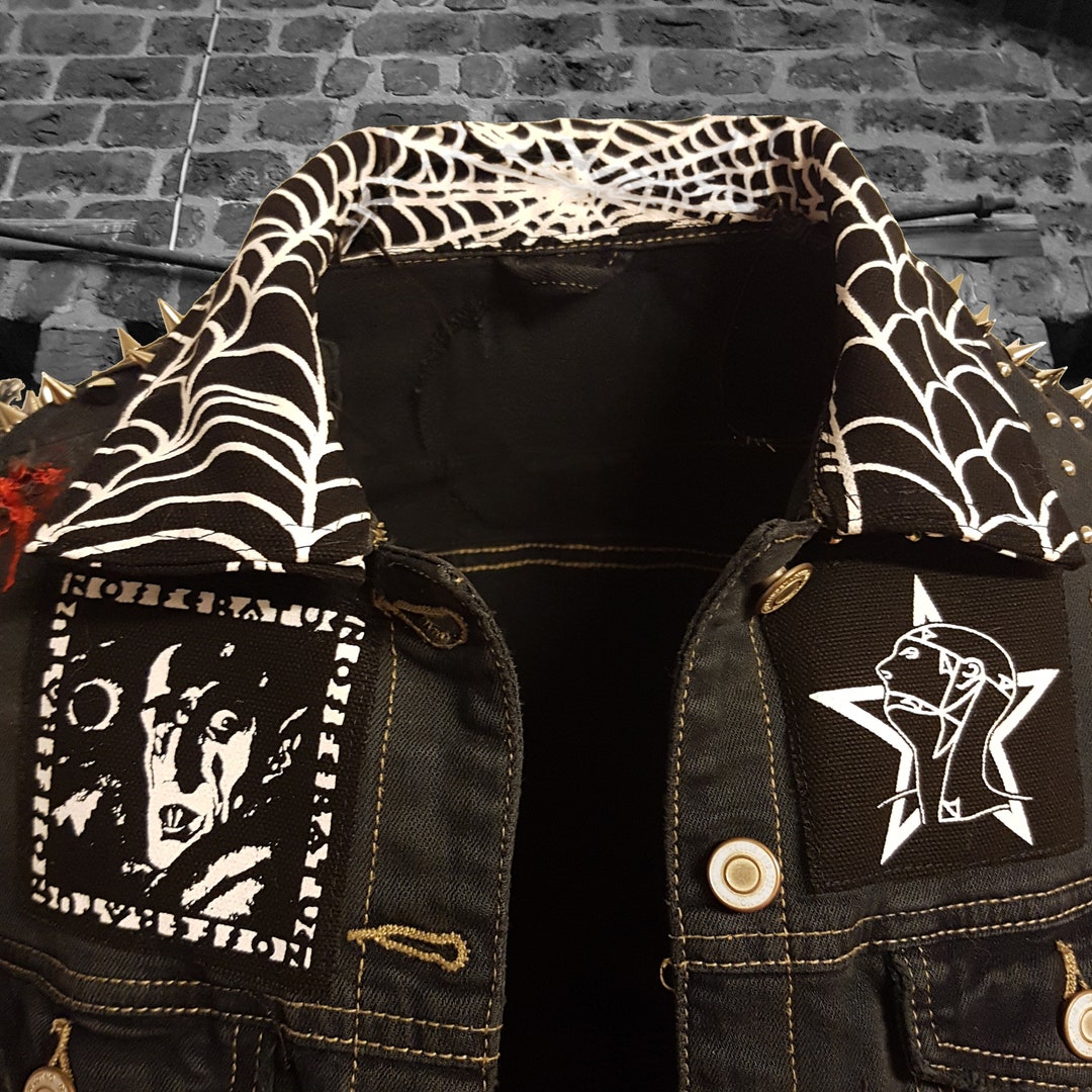 ✰over print✰【新品同様】✰patch shirts black WELCOME HALLOWED PRINTED BOXY GARMENT-DYED TEE - BLACK