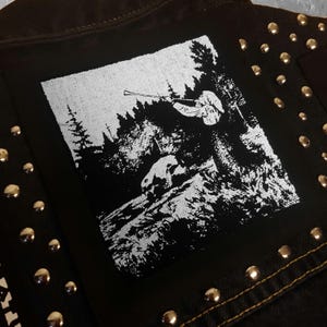 Op under Fjeldet toner en lur Kittelsen screen printed patch Horror Goth Punk Black metal