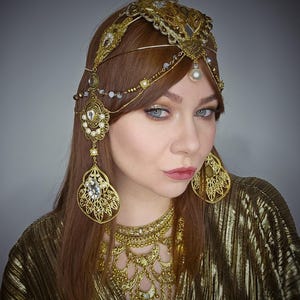 Golden Middle Eastern Retro Style Crown with Pendants