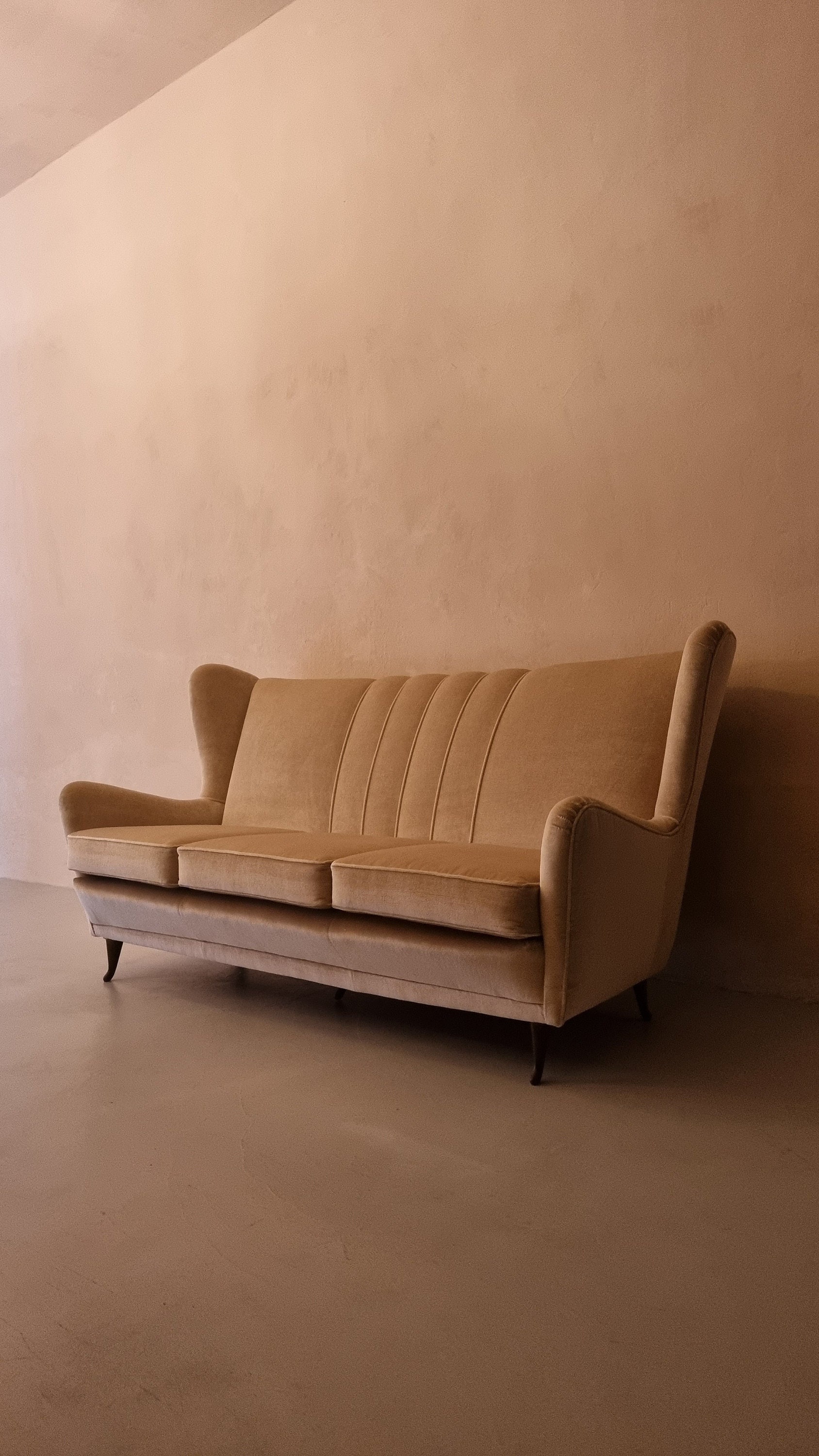 Isa Bergamo Sofa Velvet 1950s