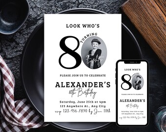 Puede incluir: Invitación de cumpleaños en blanco y negro con una foto de una persona con un sombrero. La invitación dice "Look who's turning 80" y "Please join us to celebrate Alexander's 80th Birthday".