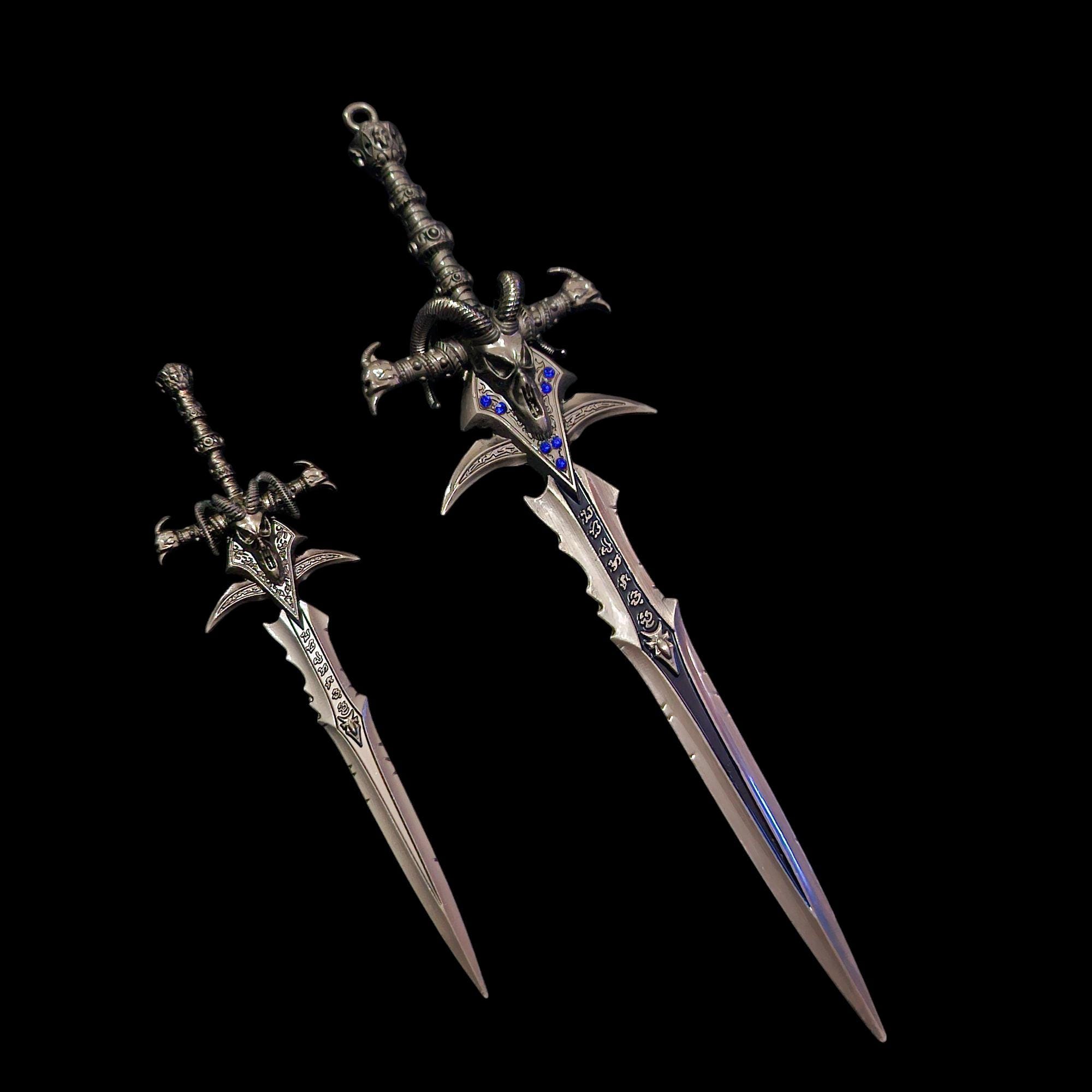 World of Warcraftアーサスメネシルの剣大ブルー ミニ武器 キーホ World of Warcraftアーサスメネシルの剣大ブルー ミニ武器